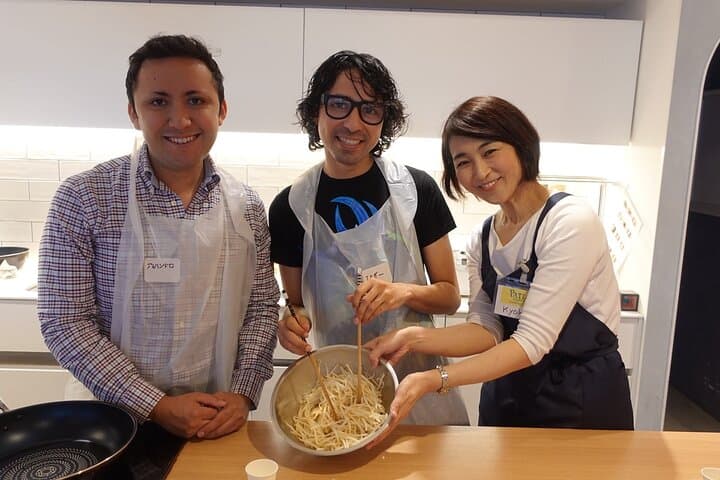 Gyoza Making from Scratch- Tokyo Ultimate Cooking Class — photo 16