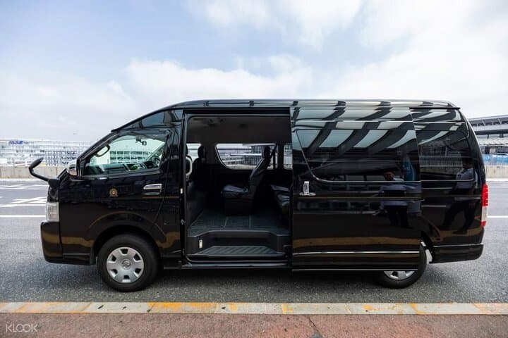 Private One-Way Transfer Between Tokyo and Haneda/Narita Airport — photo 7