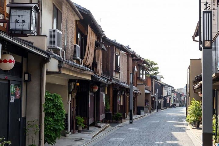 Explore Hidden Sites in Kyoto with Private Transportation — photo 8