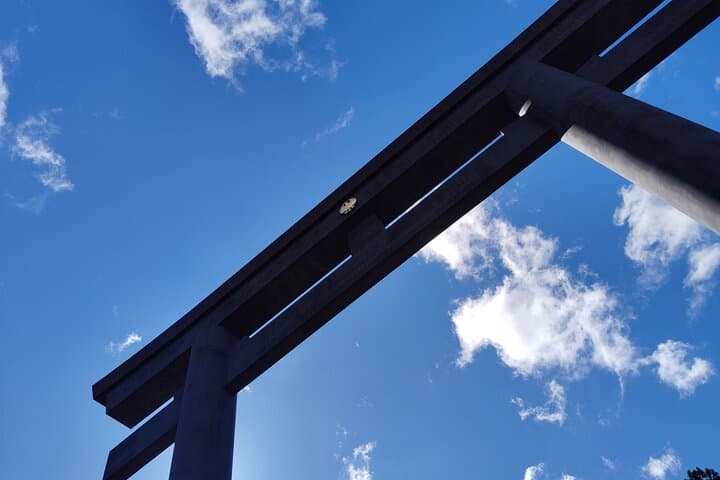Wakayama: Legends and Purification at Kumano Hongu Shrine — photo 12