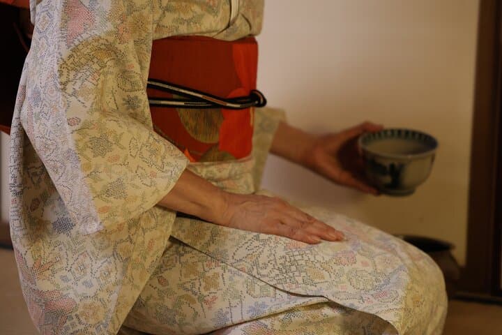 Traditional Japanese Tea Ceremony at Master's Private Tea Room — photo 2