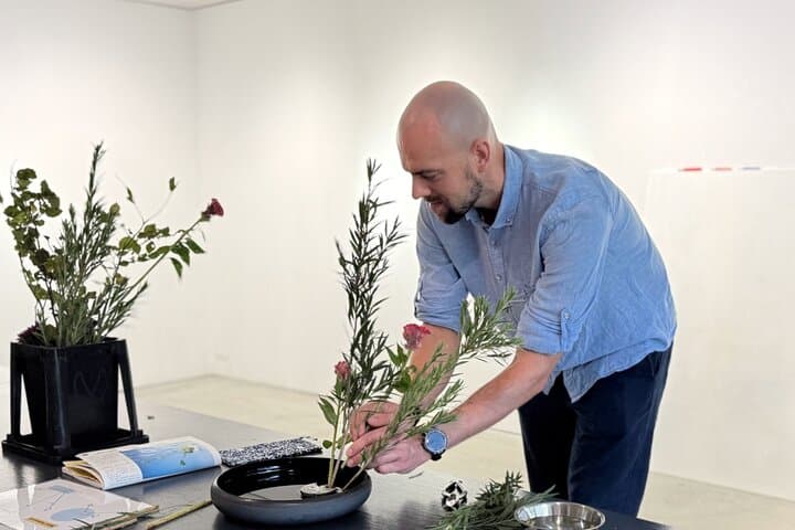 Traditional Ikebana Experience in Osaka (Small Group) — photo 4