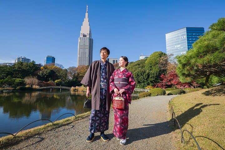 Tokyo: Kimono Rental inside Shinjuku Gyoen National Garden — photo 3