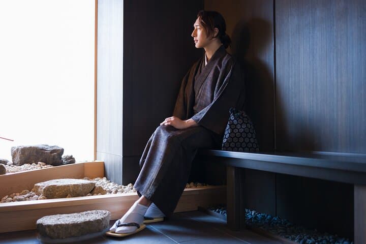 Premium Silk Kimono Rental inside Shinjuku Gyoen National Garden — photo 10