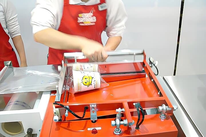 Kobe Cup Noodle DIY, Arima Onsen, Mt Rokko and more from Osaka — photo 4
