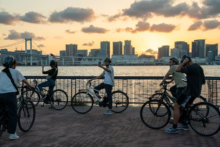 Tokyo Highlights 3 Hours Private Guided Cycling Tour — photo 4
