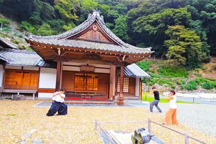 Osaka: Private Samurai Experience - Train with Sword Master — photo 3
