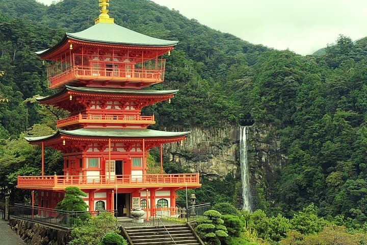 Wakayama: Kumano Nachi Taisha, Seiganto-ji & Waterfall Tour — photo 3