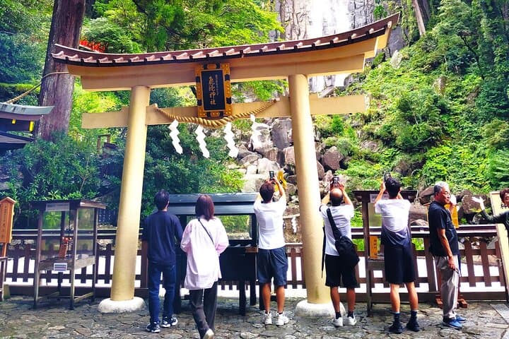 Wakayama: Kumano Nachi Taisha, Seiganto-ji & Waterfall Tour — photo 4