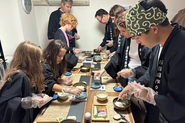 Mochi Pounding and Sushi Making Experience in Tokyo — photo 9
