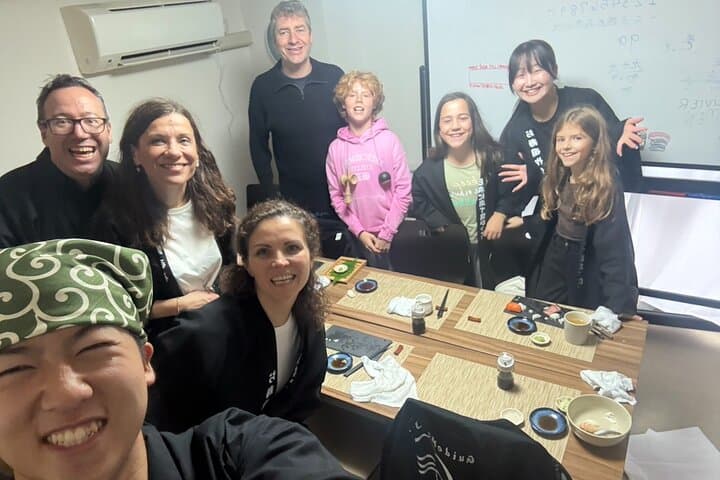 Mochi Pounding and Sushi Making Experience in Tokyo — photo 2