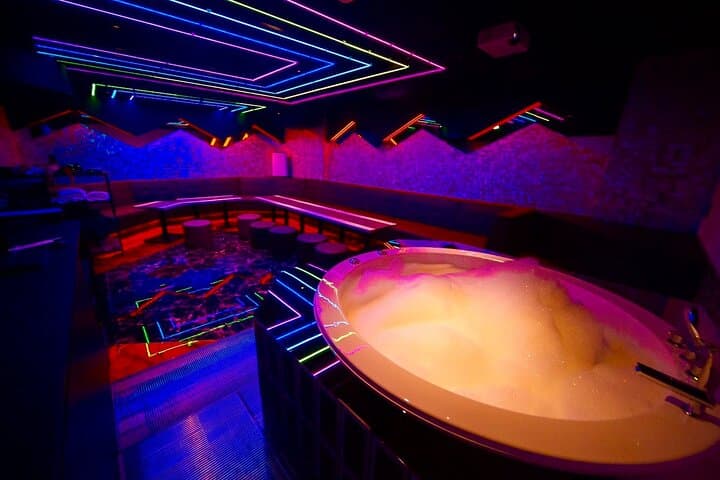 Osaka Dotonbori CHEVAL Nightclub VIP Package for Foreign — photo 5