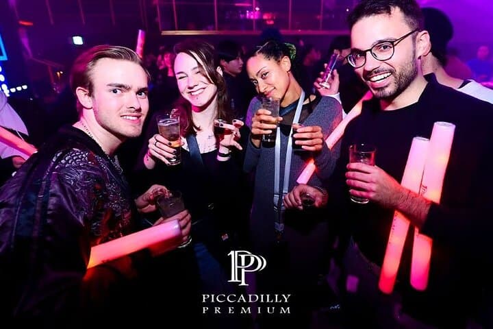 Osaka Umeda: PICCADILLY Live Show &Shisha& Nightclub Entry+Drink — photo 19