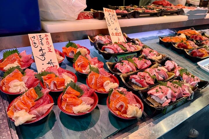 Tokyo Tsukiji Fish Market Street Food and Walking Tour — photo 2