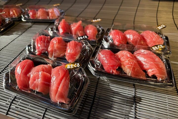 Tokyo Tsukiji Fish Market Street Food and Walking Tour — photo 13