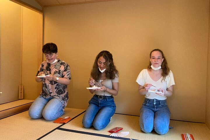 Tokyo: Tea Ceremony Experience in a small tea room — photo 6