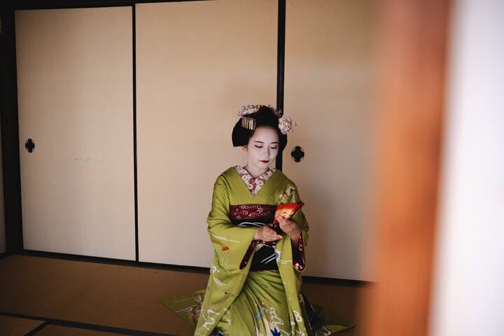 Kyoto Geisha Show Cultural Hour with an apprentice geisha, Maiko — photo 8