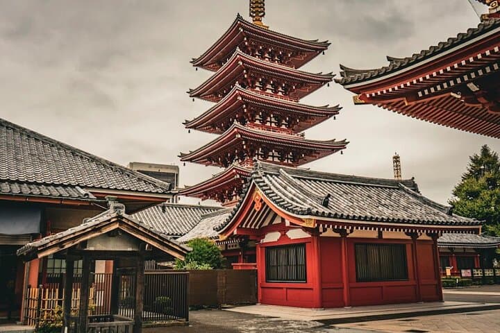 Tokyo Imperial Palace, Asakusa Temple and Tokyo Tower Guided Tour — photo 1
