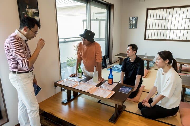 Castle Town Walking Tour with Local Sweets and Sake Tasting — photo 8