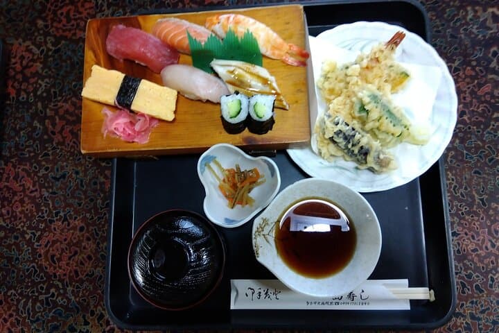 Discover the Secrets of making Authentic Sushi or Onigiri — photo 2