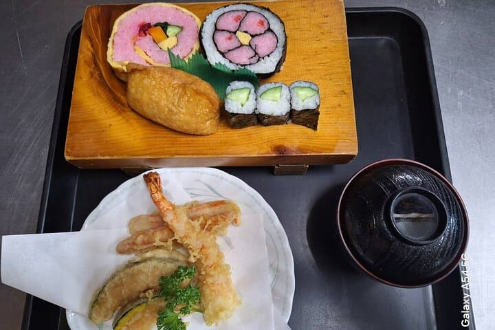Discover the Secrets of making Authentic Sushi or Onigiri — photo 3