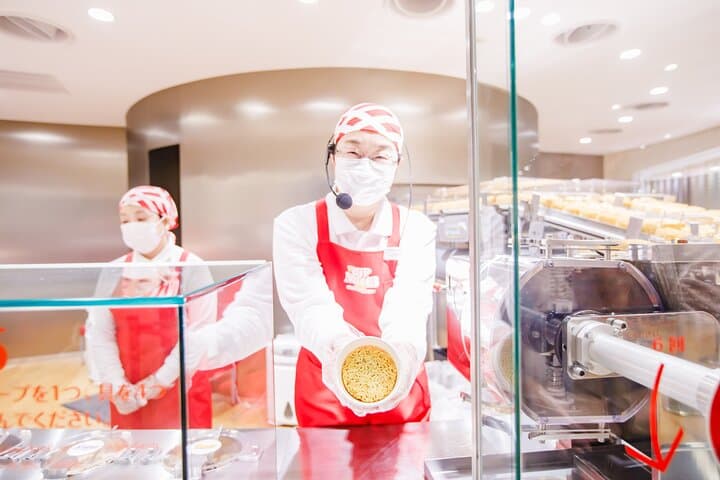 Osaka Cup Noodles Museum and Chicken Ramen Gourmet Tour — photo 9