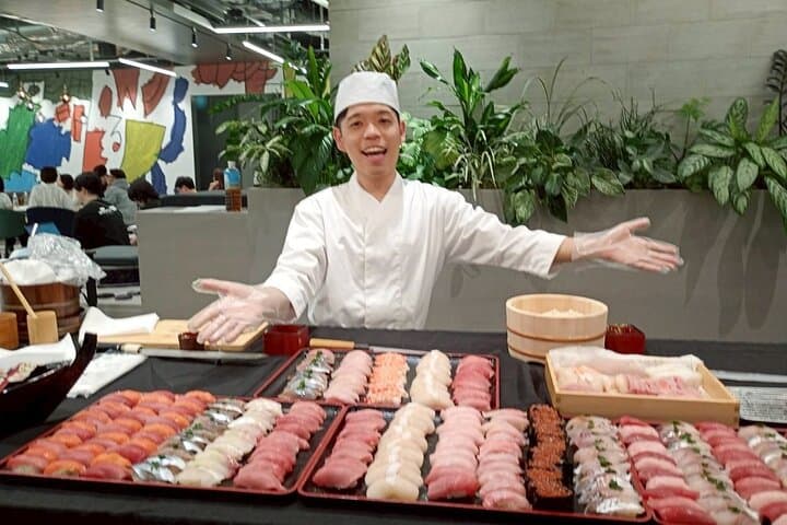 Tsukiji Fish Market Sushi Workshop with a Sushi Chef — photo 9