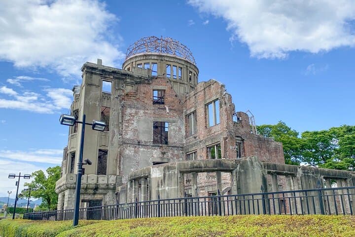 Hiroshima and Miyajima Island Full Day Tour with English driver — photo 3