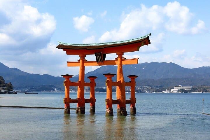 Hiroshima and Miyajima Island Full Day Tour with English driver — photo 4