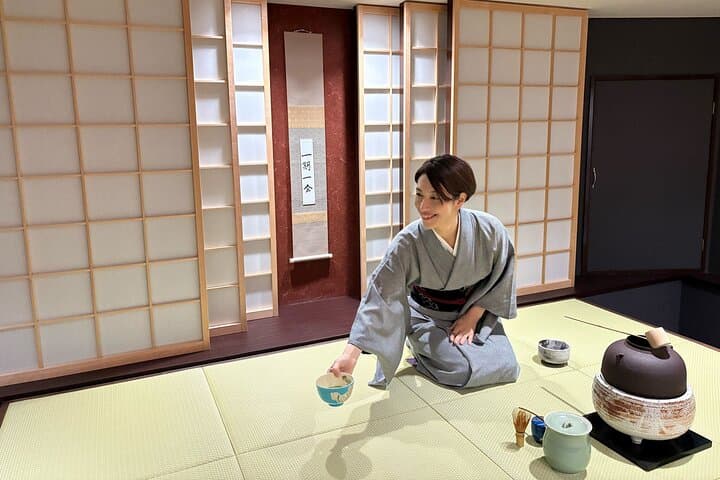 Traditional Tea Ceremony with Matcha and Sweets in Kyoto — photo 7