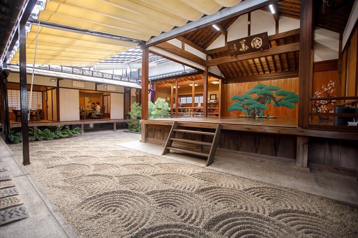 Osaka Oldest Noh Stage and Kishiwada Castle Cultural Walking Tour — photo 3
