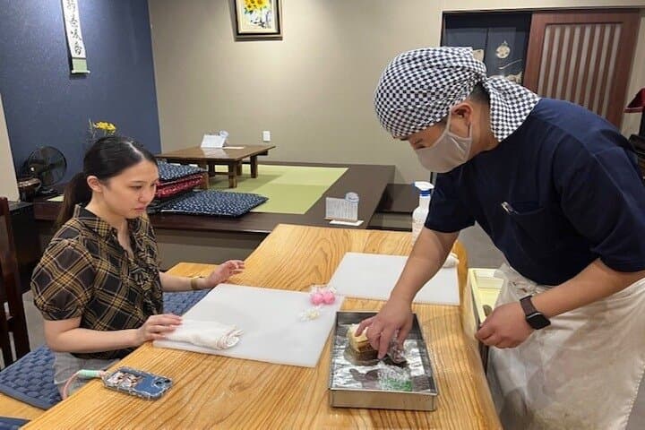 Kumamoto: Wagashi Confectionery Making Experience at TOMODACHIYA — photo 5
