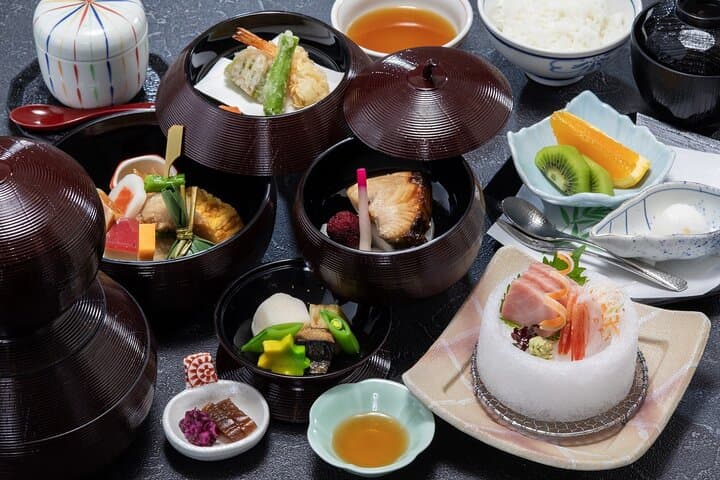 Mt. Fuji, Oishi Park & Arakurayama Pagoda Bus Tour with Lunch — photo 4