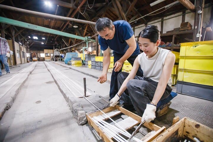 Osaka Glass Bead Necklace Workshop and Studio Tour — photo 4
