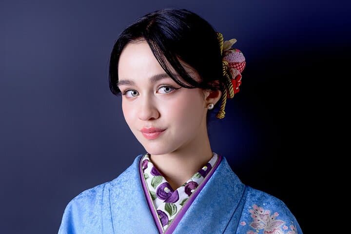 Hair set and Makeup — photo 2