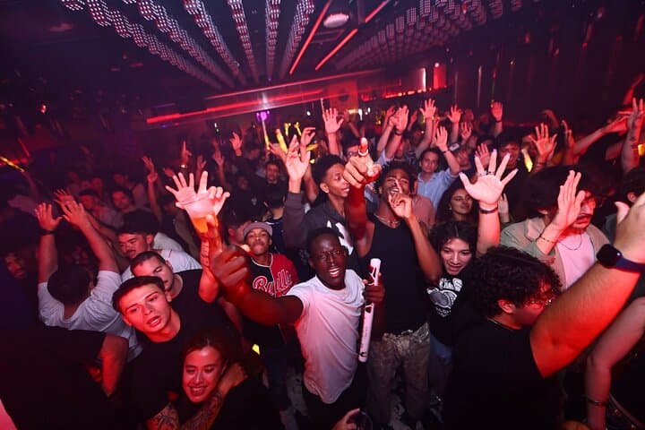 Osaka Dotonbori: Giraffe Nightclub VIP Package(For Foreign) — photo 15