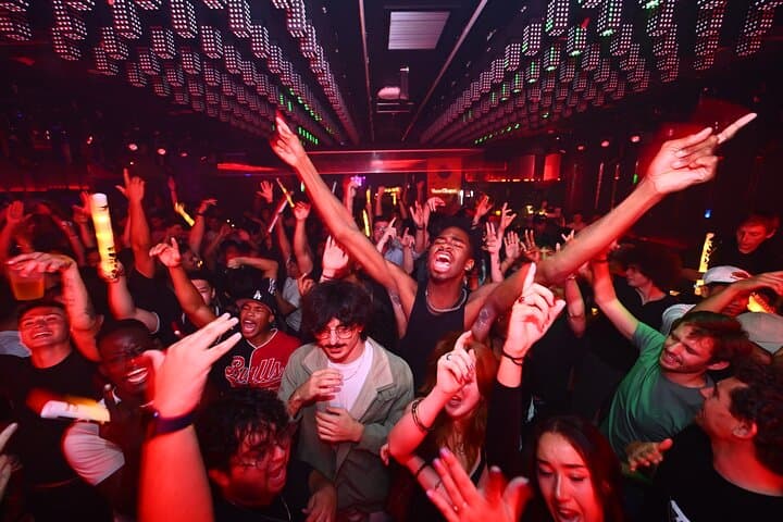 Osaka Dotonbori: Giraffe Nightclub VIP Package(For Foreign) — photo 8