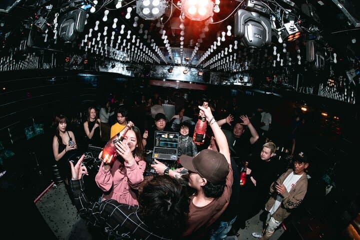 Tokyo Cross Roppongi Karaoke Nightclub Ticket with Drinks — photo 3