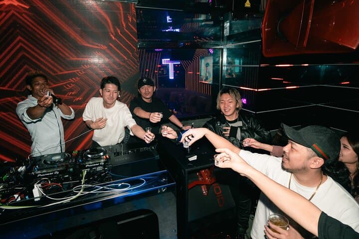 Tokyo Cross Roppongi Karaoke Nightclub Ticket with Drinks — photo 5