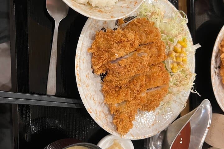Tokyo FOOD And UNLIMITED BOOZE Tour in Shinjuku!! — photo 3