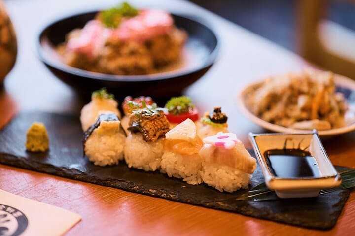 Kyoto: Guided Food Tour with 12 Dishes & 3 Drinks — photo 3