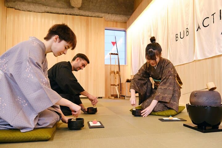 Friendly Tea Ceremony with Sakura Sweets Making in Tokyo — photo 8