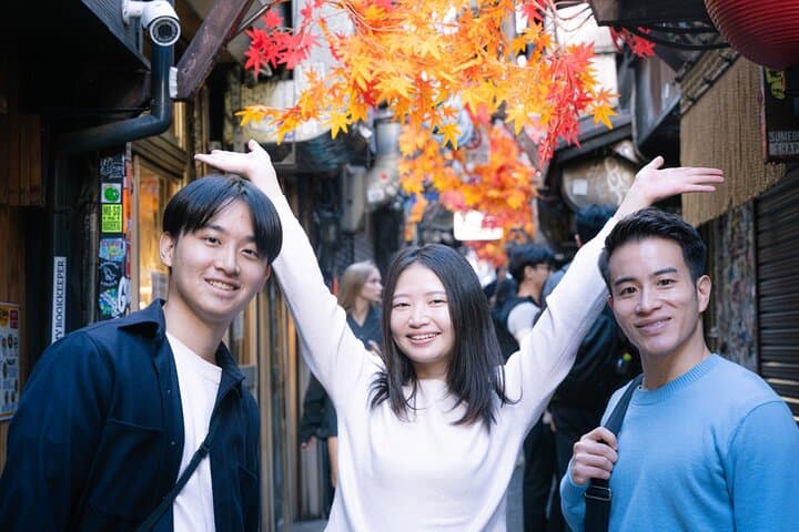 Tokyo: Private Shinjuku Vibrant District Walking Tour — photo 5