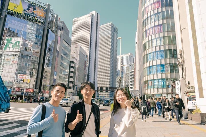 Tokyo: Private Shinjuku Vibrant District Walking Tour — photo 12
