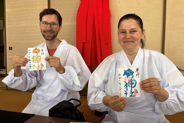 Hands-on Insider Experience at a Historic Shrine — photo 3