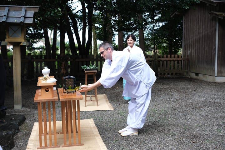 Hands-on Insider Experience at a Historic Shrine — photo 19