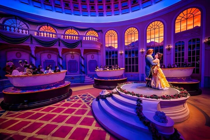 Tokyo Disneyland 1-Day Pass with Private Hotel Pick-Up & Drop-Off — photo 7
