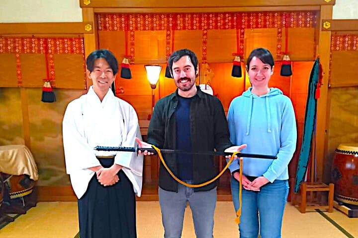Osaka: Samurai Sword Experience at Historic Kōzu Shrine — photo 2