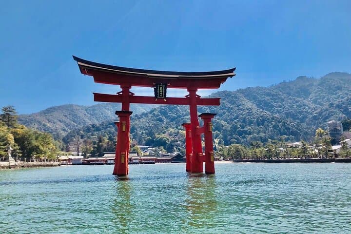 Private Cruise: Guided Sea Worship & Visit Two Seaside Shrines