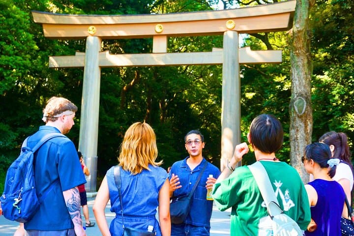 Tokyo Meiji Shrine & Harajuku: Walk Through Japanese Culture — photo 1